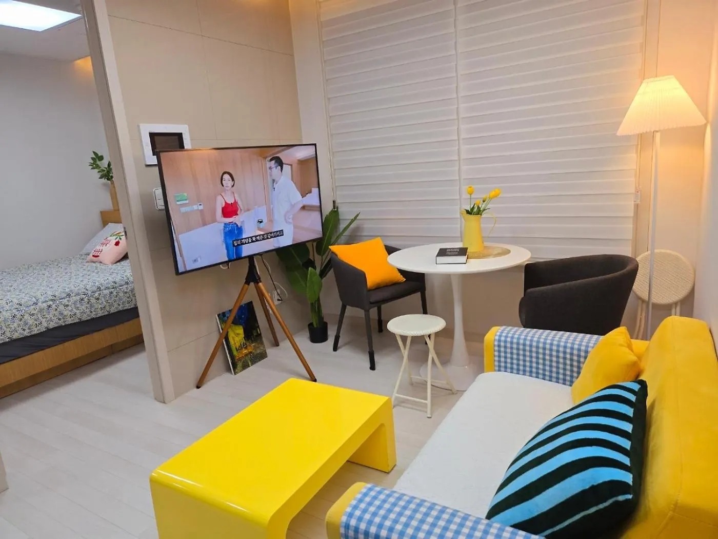 Apartman Gamseong House #Gimpo Airport 10 Min #Hwagok Station #Netflix #Beamprojet #Niceview Szöul
