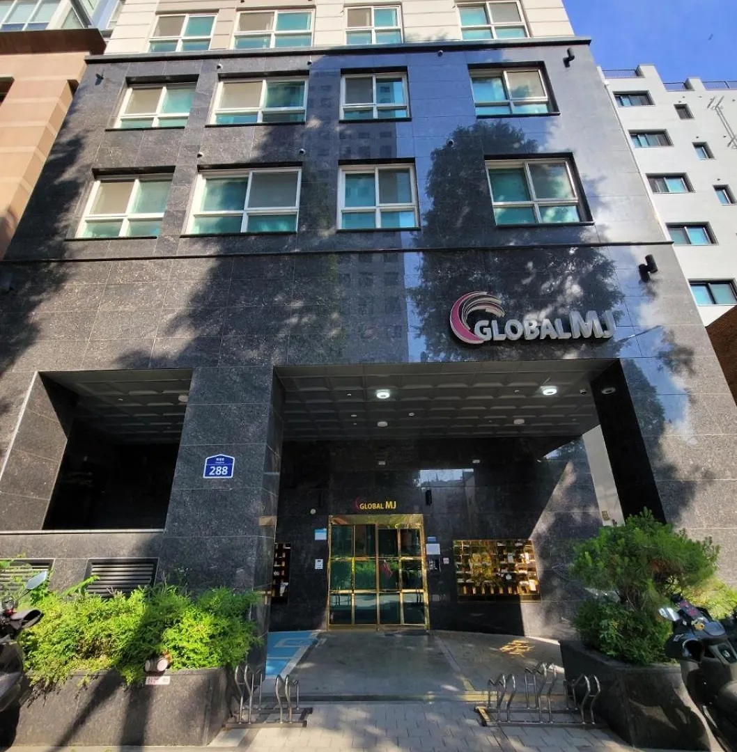 Apartment Gamseong House #Gimpo Airport 10 Min #Hwagok Station #Netflix #Beamprojet #Niceview Seoul