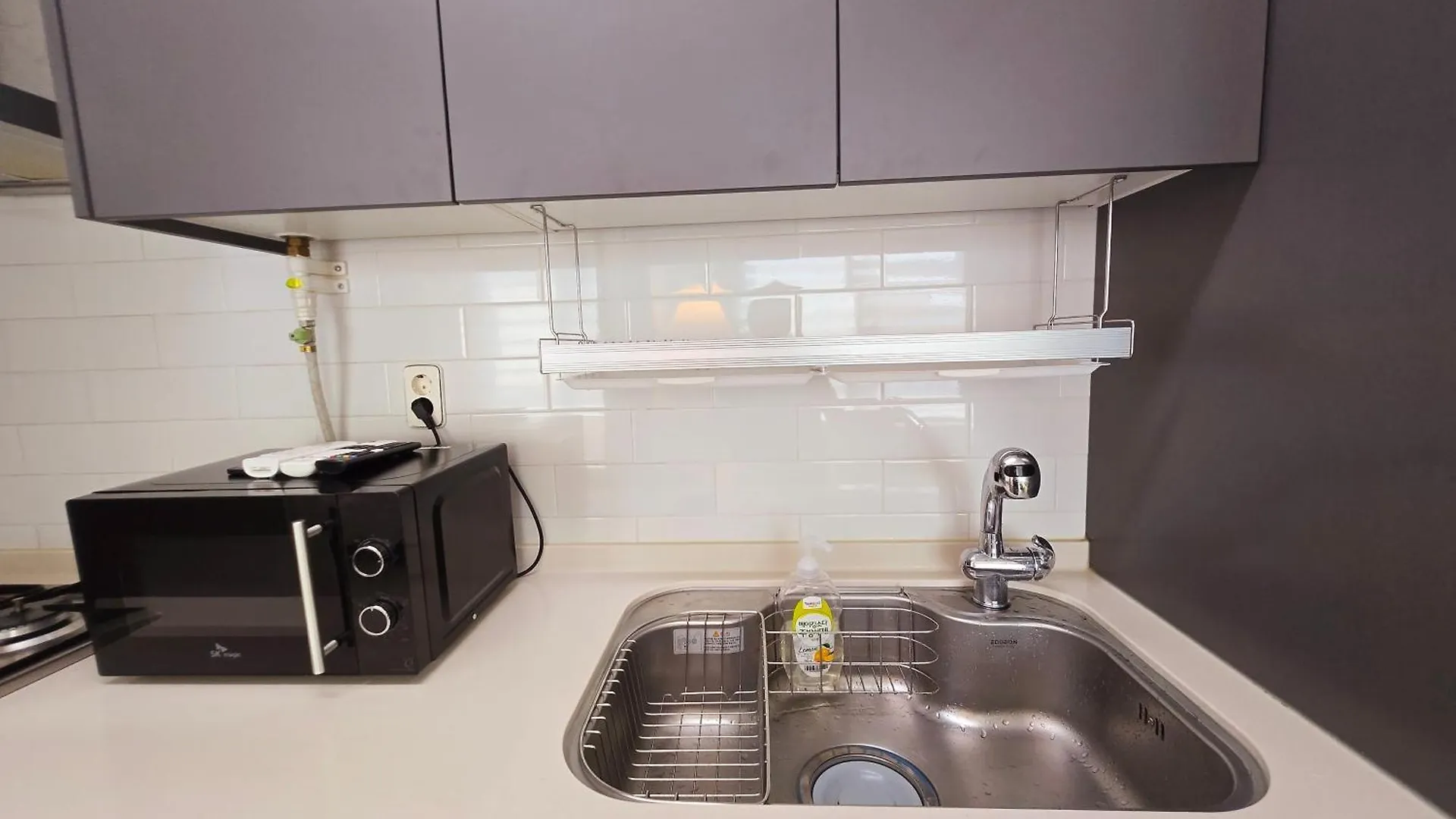 Apartment Gamseong House #Gimpo Airport 10 Min #Hwagok Station #Netflix #Beamprojet #Niceview Seoul South Korea