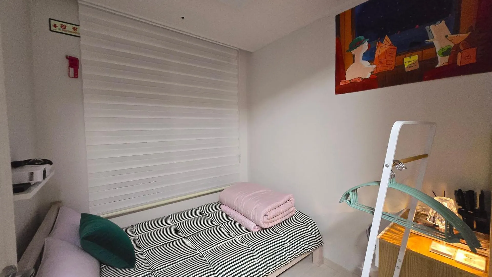 Apartment Gamseong House #Gimpo Airport 10 Min #Hwagok Station #Netflix #Beamprojet #Niceview Seoul